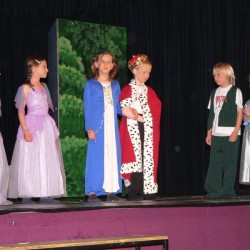 Pulcinella (3) - Toneelvereniging Plankenkoorts 